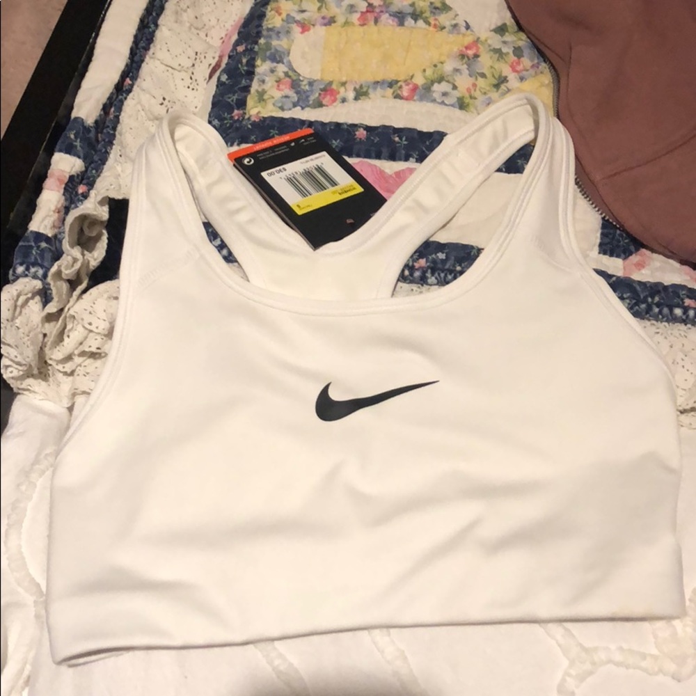 Nike pro classic sports bra